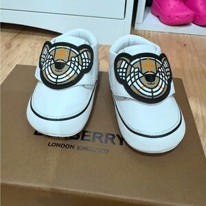 BURBERRY INFANT SNEAKERS SIZE EU17